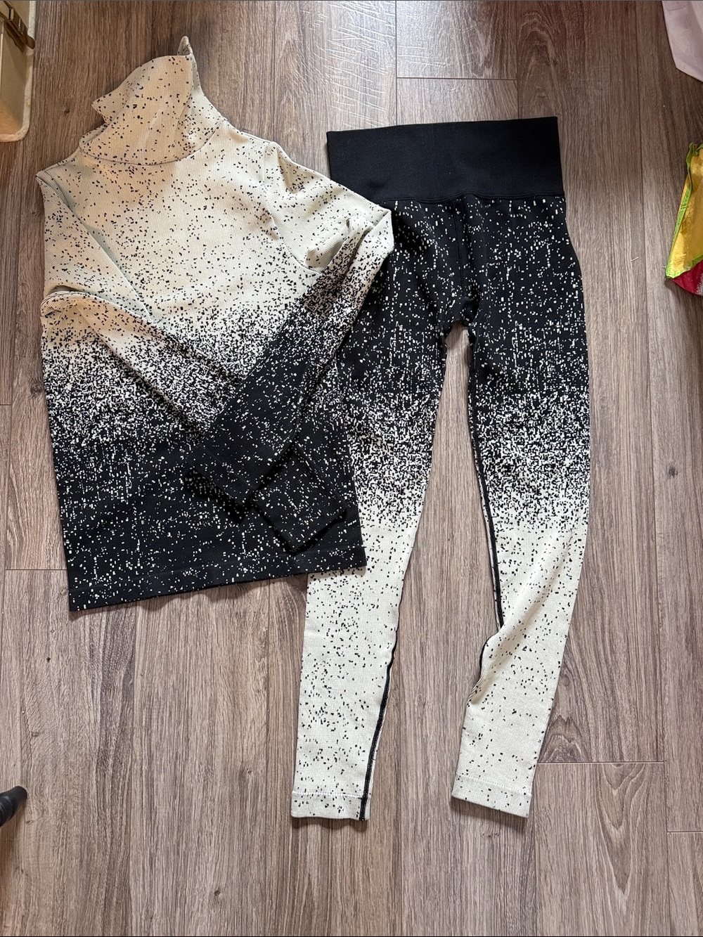 Black & Cream Speckled Ombre Pullover and Legging Set